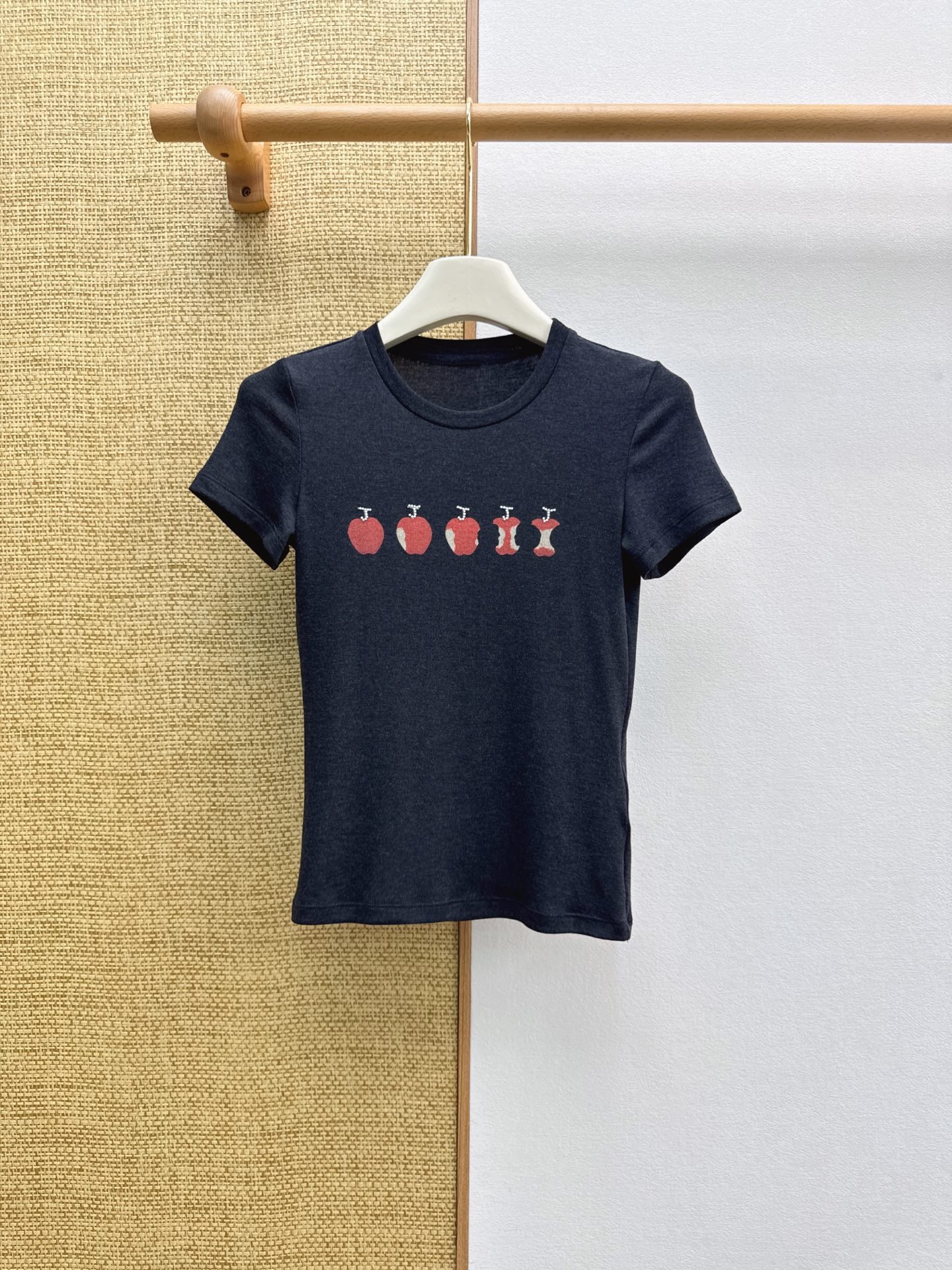 Women's short sleeves
